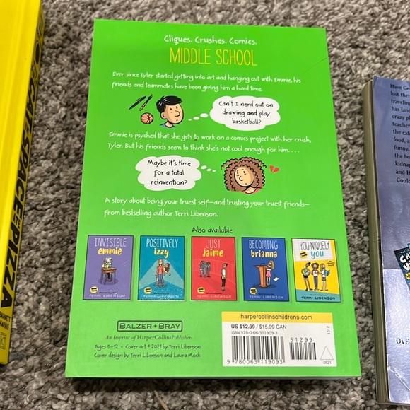 Kids Graphic Novel Set - Picture 13 of 16